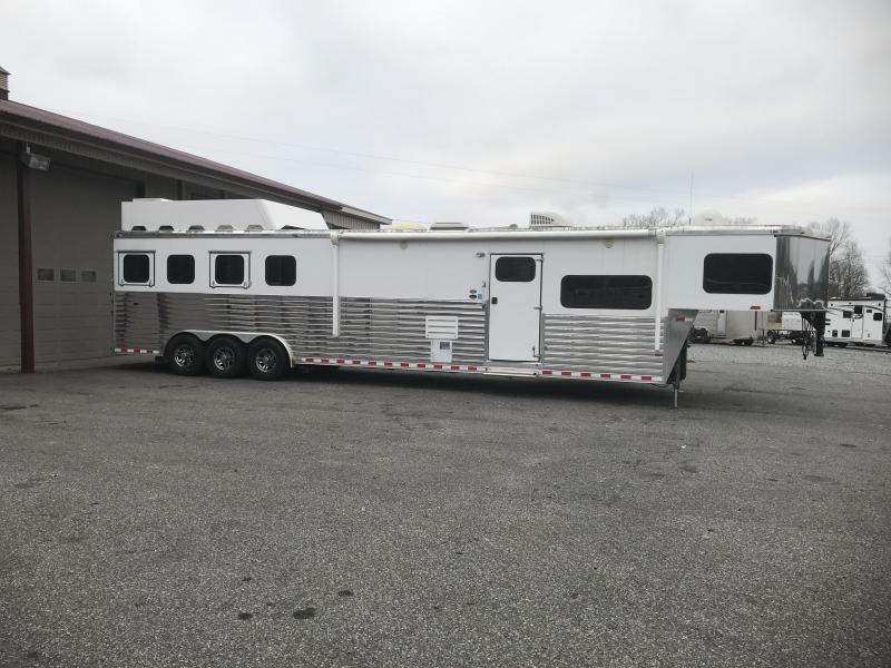 2013 Sundowner 8416 Horse Trailer 2013 Sundowner 8416 Horse Trailer