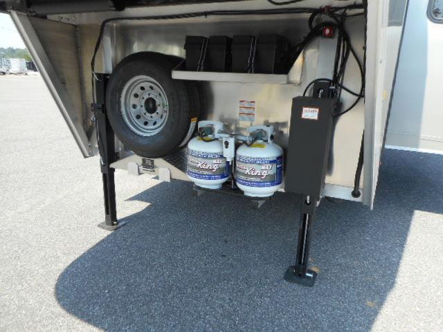 2019 Merhow Trailers 8416RWS-B Horse Trailer 2019 Merhow Trailers 8416RWS-B Horse Trailer