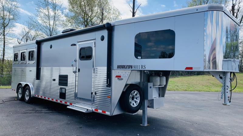 2018 Sundowner 8311 GN Horse Trailer 2018 Sundowner 8311 GN Horse Trailer