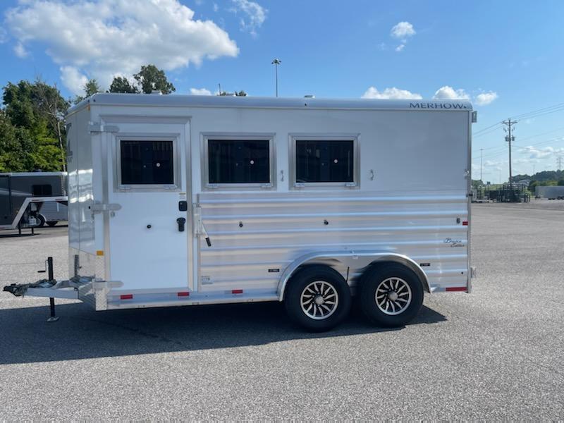 2023 Merhow Trailers BRONCO 3HRSL Horse Trailer 2023 Merhow Trailers BRONCO 3HRSL Horse Trailer