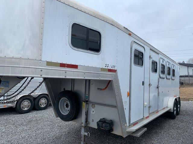 2001 Exiss 4H GN Horse Trailer 2001 Exiss 4H GN Horse Trailer