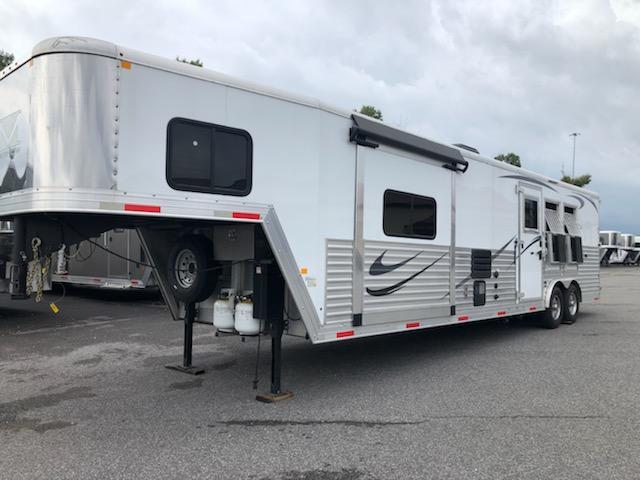 2017 Merhow 8315 Horse Trailer 2017 Merhow 8315 Horse Trailer