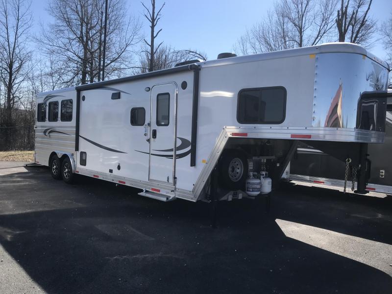 2020 Merhow Trailers 8311 RK-RS Horse Trailer 2020 Merhow Trailers 8311 RK-RS Horse Trailer