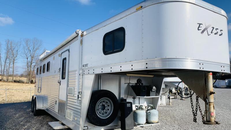 2006 Exiss 4H GN Horse Trailer 2006 Exiss 4H GN Horse Trailer