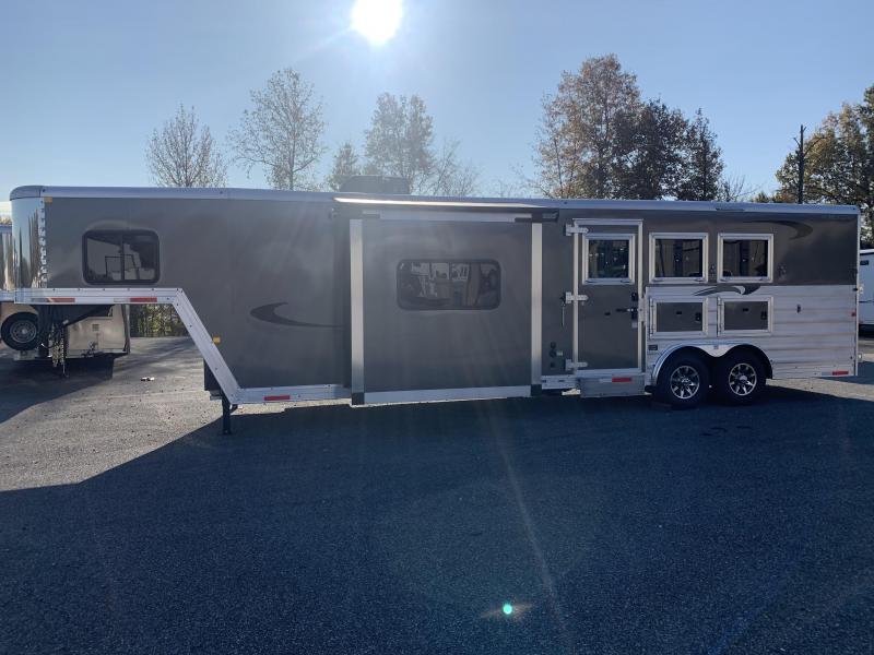 2020 Merhow Trailers 8313 RW-S Horse Trailer 2020 Merhow Trailers 8313 RW-S Horse Trailer