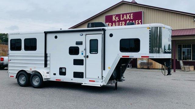 2021 Merhow Trailers 7207 N/S Horse Trailer 2021 Merhow Trailers 7207 N/S Horse Trailer