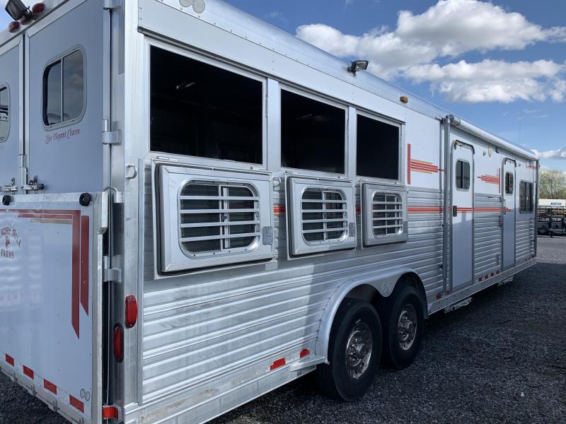 1999 C and C 3H Horse Trailer 1999 C and C 3H Horse Trailer