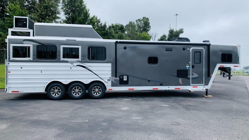 2020 Merhow 8412 BC Horse Trailer 2020 Merhow 8412 BC Horse Trailer