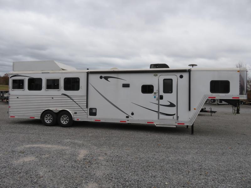 2019 Merhow 8411 RK-S GN Horse Trailer 2019 Merhow 8411 RK-S GN Horse Trailer