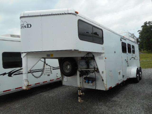 2005 Legend 3H Horse Trailer 2005 Legend 3H Horse Trailer