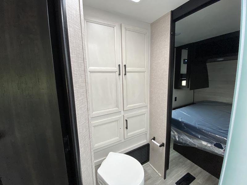 2023 Jayco JAY FLIGHT 265RLS/1 Slide/Rear Living/Recliners/Walk Thru Bath