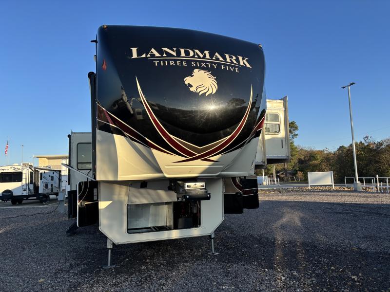  2017 Heartland RV  Landmark 365 Oshkosh 