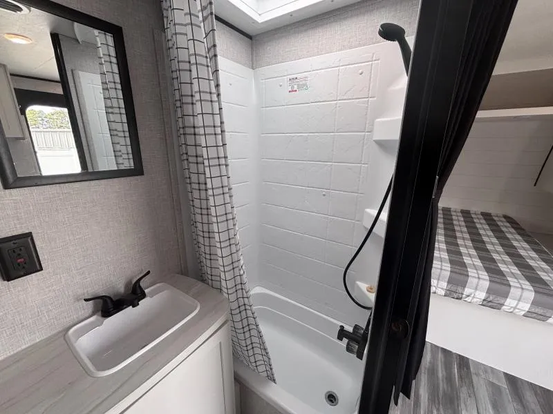 used Travel Trailers Jayco Jayco for sale, in Texarkana, AR Thumbnail 17