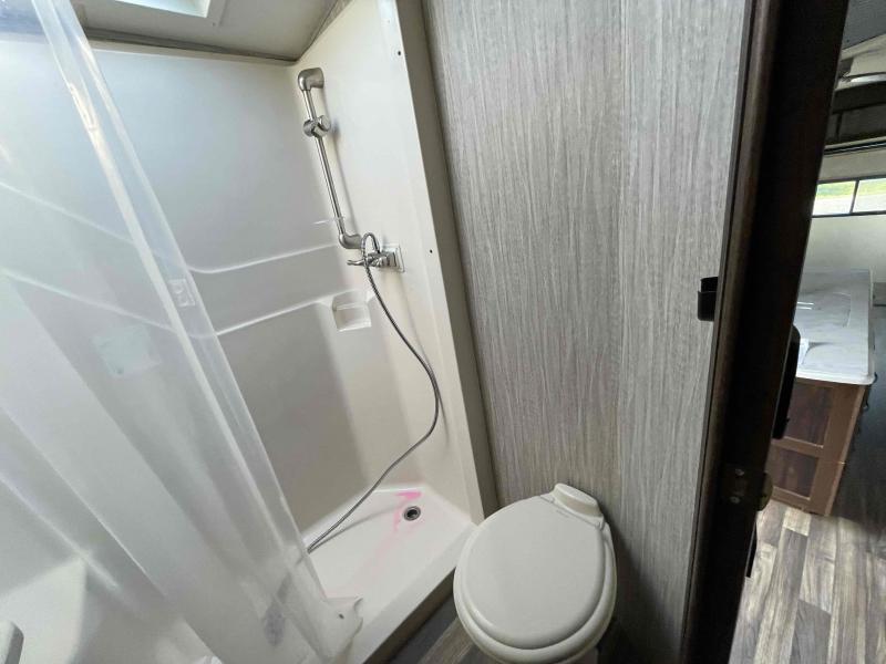 2017 Forest River Cardinal Estate 3850RL/3 Slide/Rear Living/Kitchen Island