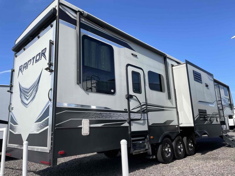 2019 Keystone RV RAPTOR 424TS Travel Trailer/3 Slide/14 FT Garage Toy hauler/King Bed Suite