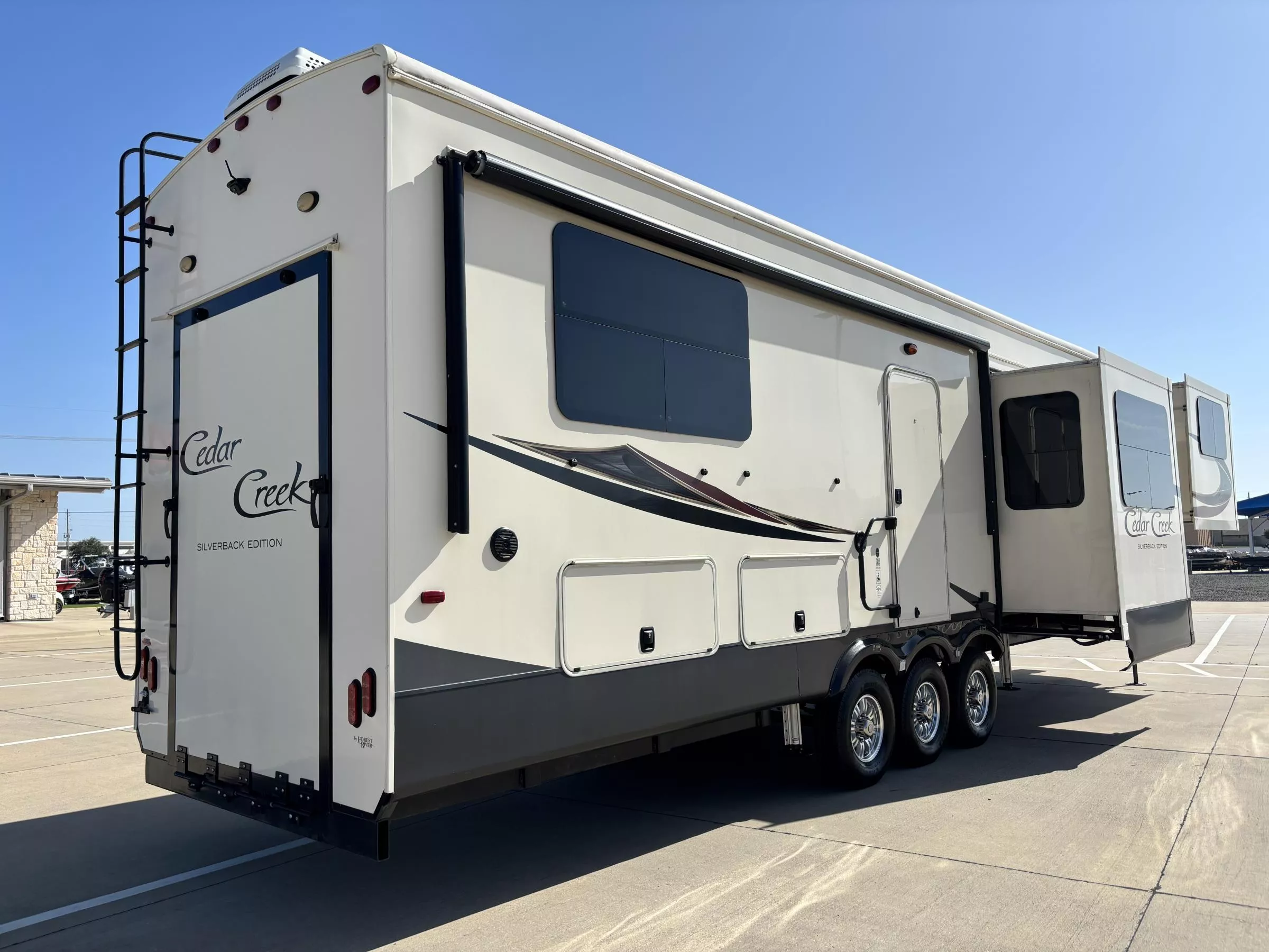2018 Forest River CEDAR CREEK 37RTH *Fifth Wheel Toy Hauler*