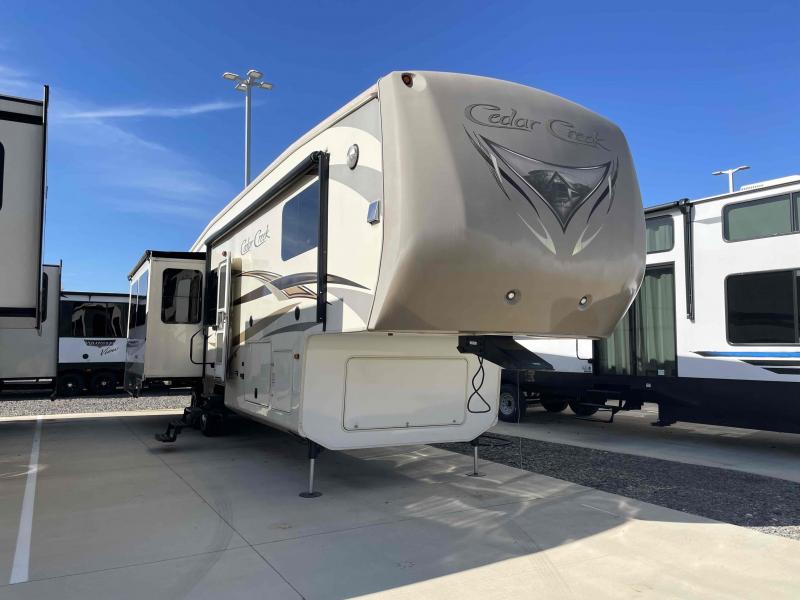 2013 Forest River CEDAR CREEK 36CKTS Travel Trailer/3 Slide/ Rear