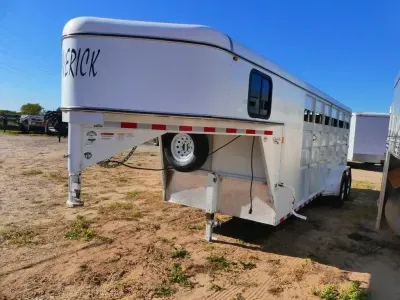 2020 Maverick | 7X20 | 4 Horse Slant | 2-6K Axles | White