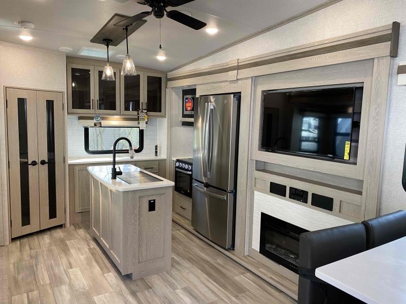 new Fifth Wheel Trailers Forest River Rockwood for sale, in Pikeville, KY Thumbnail 2