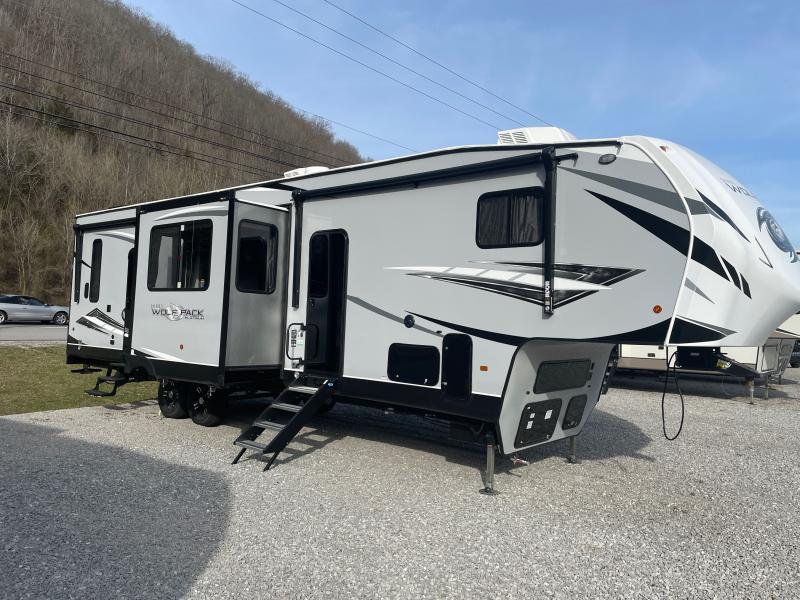 2022 Forest River Wolf Pack 325PACK13 Toy Hauler 2022 Forest River Wolf Pack 325PACK13 Toy Hauler