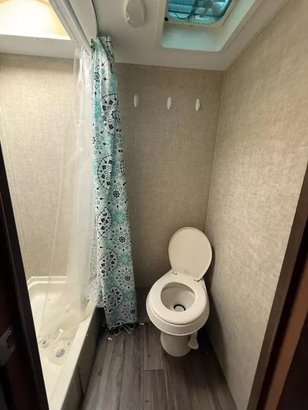 used Travel Trailers Keystone RV Hideout for sale, in Pikeville, KY Thumbnail 9