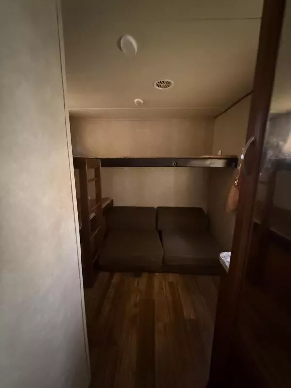 used Travel Trailers Forest River Vibe Extreme Lite for sale, in Pikeville, KY Thumbnail 10