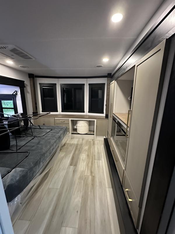 new Fifth Wheel Trailers Forest River Wildwood Heritage Glen for sale, in Pikeville, KY Thumbnail 30