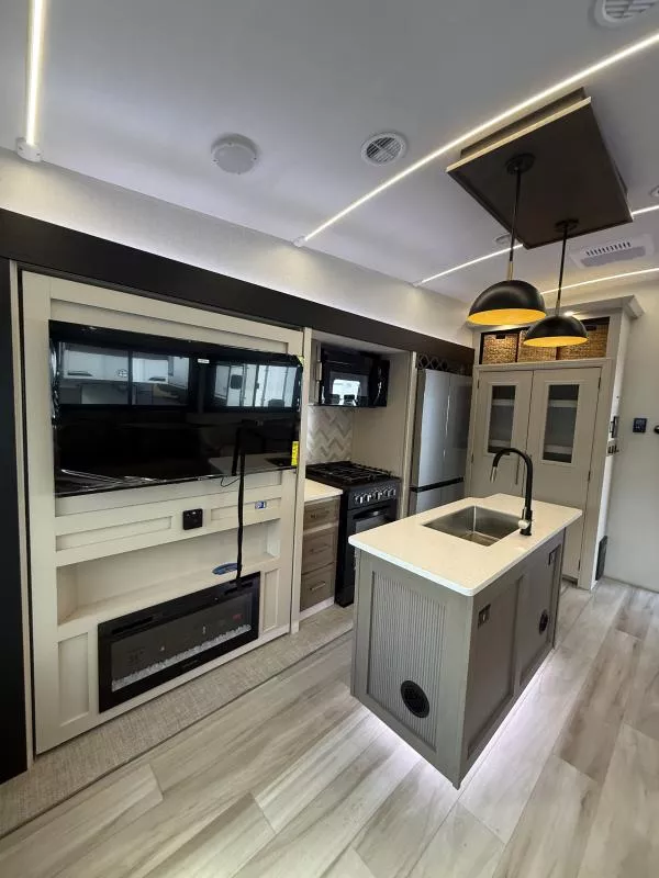 new Fifth Wheel Trailers Forest River Heritage Glen for sale, in Pikeville, KY Thumbnail 9