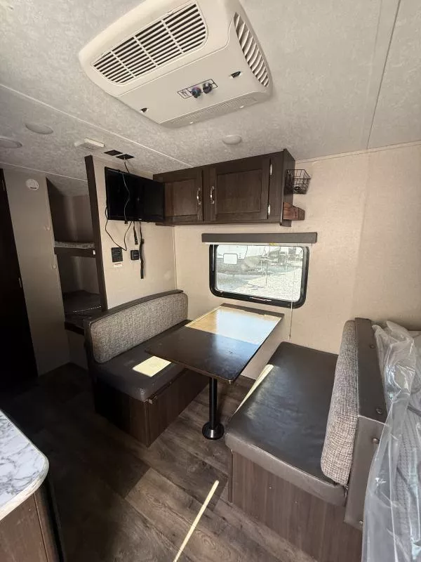 used Travel Trailers Keystone RV Springdale for sale, in Pikeville, KY Thumbnail 6