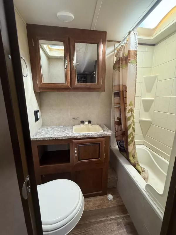 used Travel Trailers Forest River Vibe Extreme Lite for sale, in Pikeville, KY Thumbnail 9