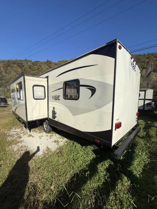 used Travel Trailers Forest River Vibe Extreme Lite for sale, in Pikeville, KY Thumbnail 5