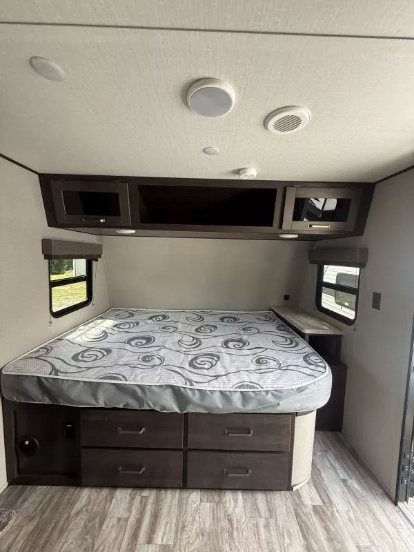 used Travel Trailers Grand Design RV Transcend Xplor for sale, in Pikeville, KY Thumbnail 9