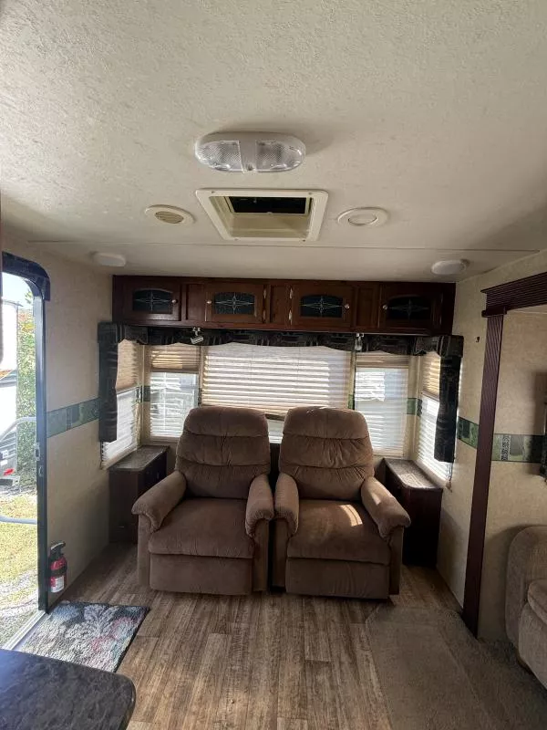 used Travel Trailers Forest River Rockwood Signature Ultra Lite for sale, in Pikeville, KY Thumbnail 7