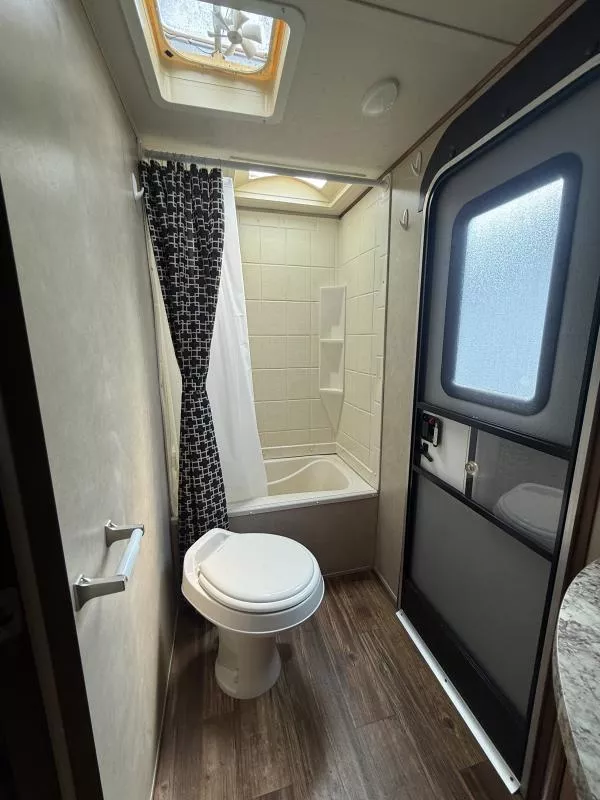 used Travel Trailers Forest River Vibe Extreme Lite for sale, in Pikeville, KY Thumbnail 10