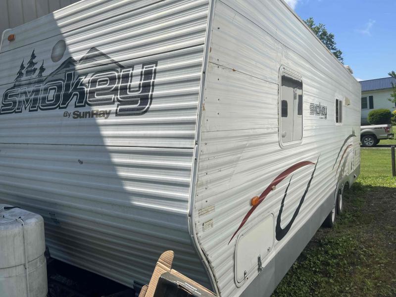2006 SunRay RV Smokey 28BH Travel Trailer 2006 SunRay RV Smokey 28BH Travel Trailer