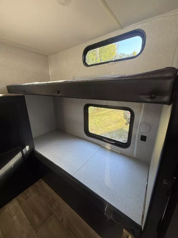 used Travel Trailers Forest River Grey Wolf for sale, in Pikeville, KY Thumbnail 15