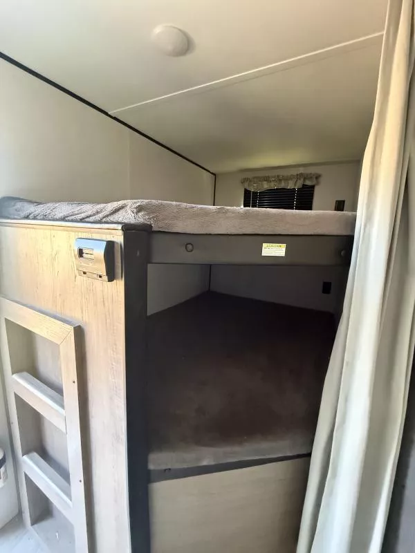 used Travel Trailers Keystone RV Hideout for sale, in Pikeville, KY Thumbnail 12