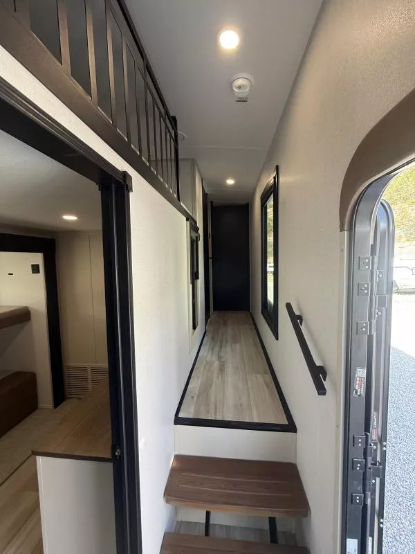 new Fifth Wheel Trailers Forest River Heritage Glen for sale, in Pikeville, KY Thumbnail 17
