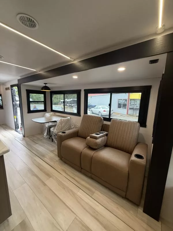 new Travel Trailers Forest River Wildwood Heritage Glen for sale, in Pikeville, KY Thumbnail 12