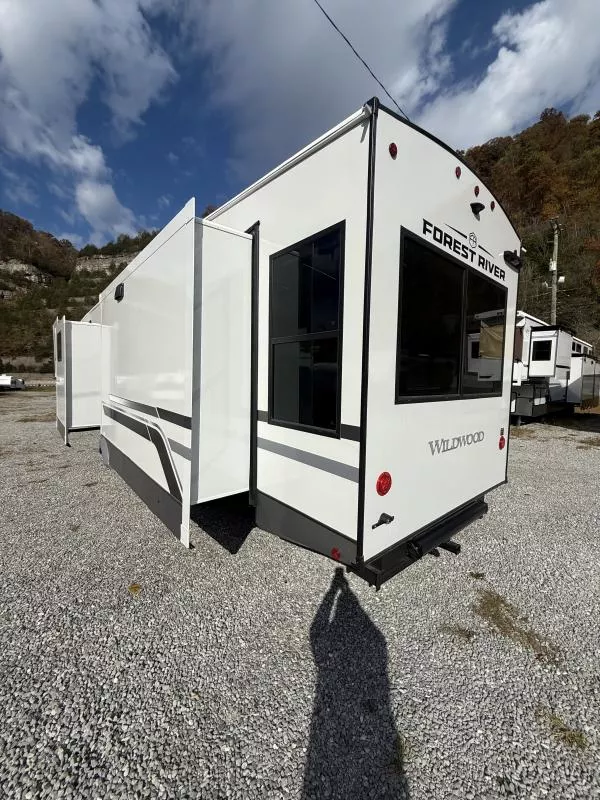 new Fifth Wheel Trailers Forest River Heritage Glen for sale, in Pikeville, KY Thumbnail 6