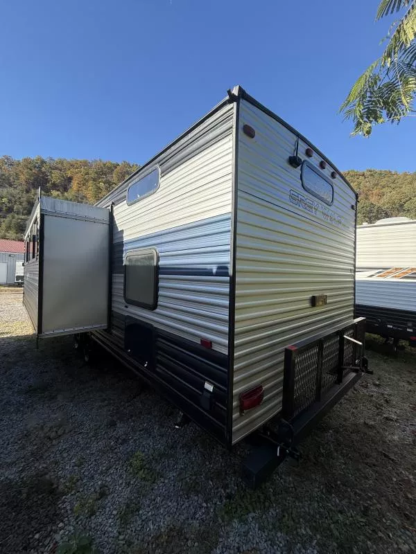 used Travel Trailers Forest River Grey Wolf for sale, in Pikeville, KY Thumbnail 5