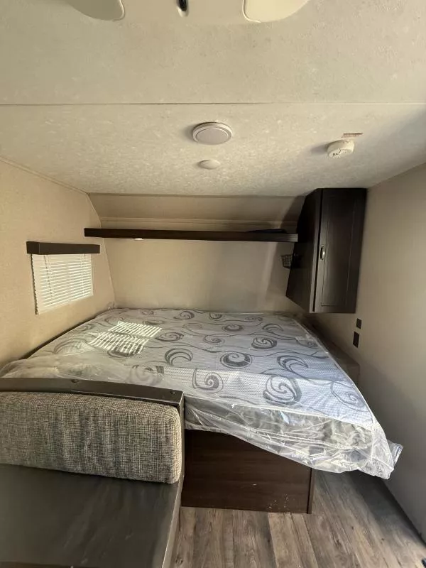 used Travel Trailers Keystone RV Springdale for sale, in Pikeville, KY Thumbnail 7