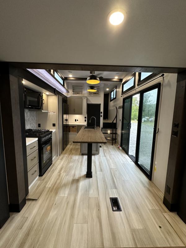 new Fifth Wheel Trailers Forest River Wildwood Heritage Glen for sale, in Pikeville, KY Thumbnail 17