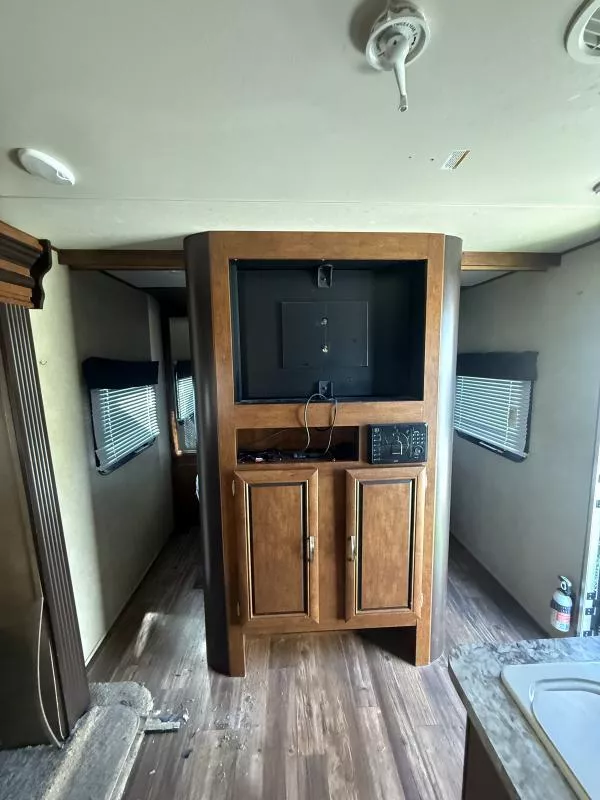 used Travel Trailers Forest River Vibe Extreme Lite for sale, in Pikeville, KY Thumbnail 8