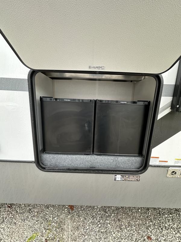 new Fifth Wheel Trailers Forest River Wildwood Heritage Glen for sale, in Pikeville, KY Thumbnail 3