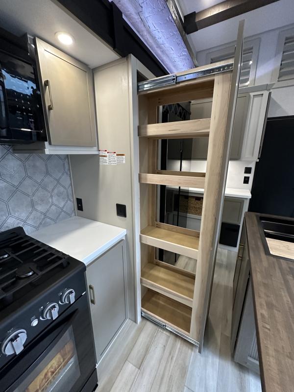 new Fifth Wheel Trailers Forest River Wildwood Heritage Glen for sale, in Pikeville, KY Thumbnail 10