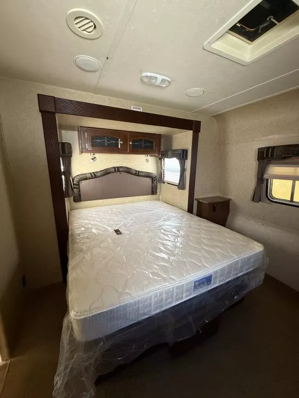 used Travel Trailers Forest River Rockwood Signature Ultra Lite for sale, in Pikeville, KY Thumbnail 10