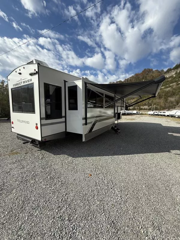 new Fifth Wheel Trailers Forest River Heritage Glen for sale, in Pikeville, KY Thumbnail 4