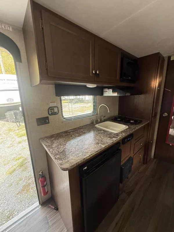 used Travel Trailers Keystone RV Hideout for sale, in Pikeville, KY Thumbnail 6