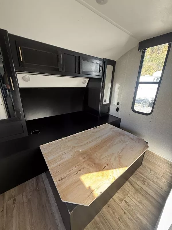 used Travel Trailers Forest River Grey Wolf for sale, in Pikeville, KY Thumbnail 9